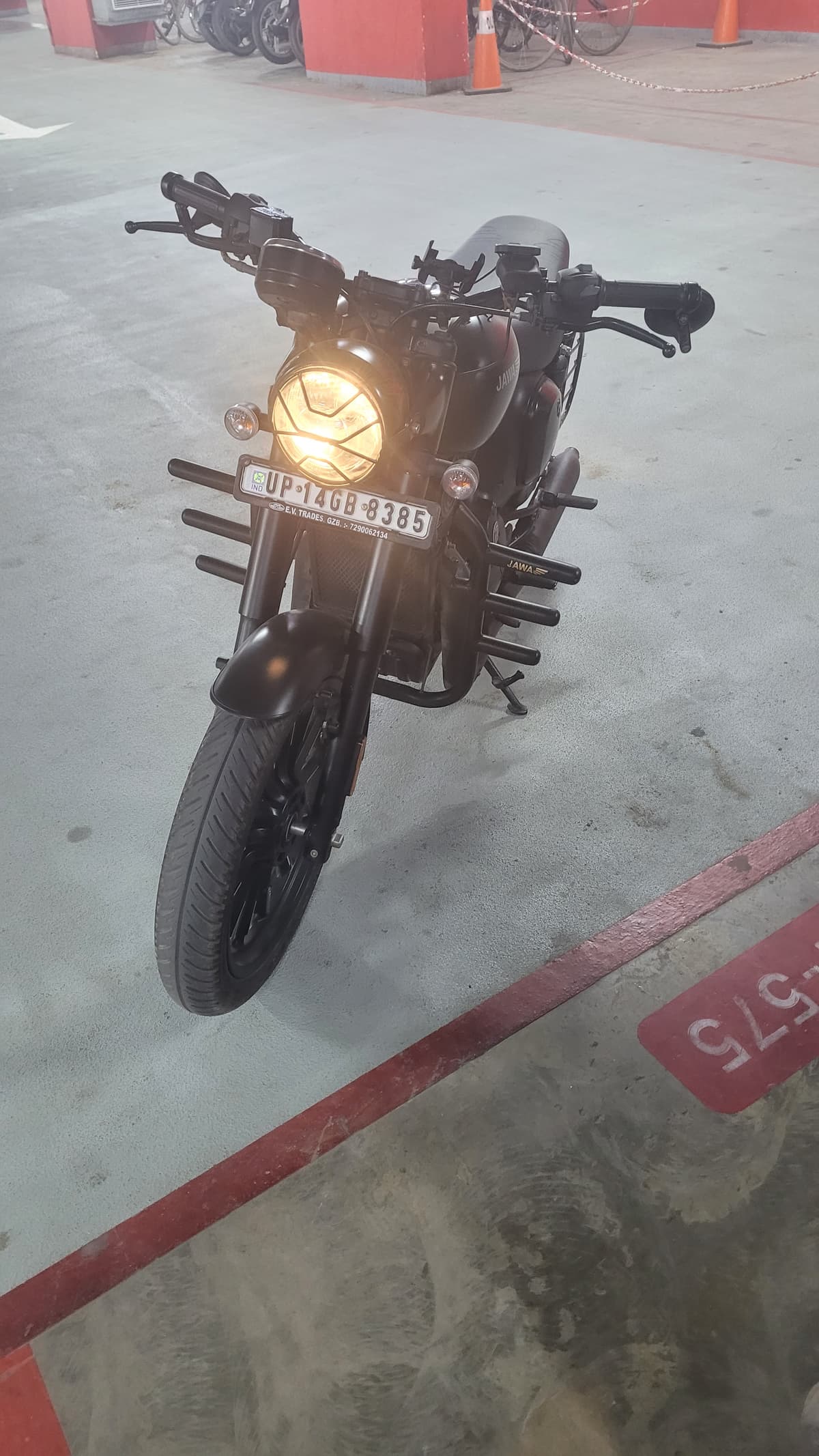 Jawa jawa 42 available on rent in noida