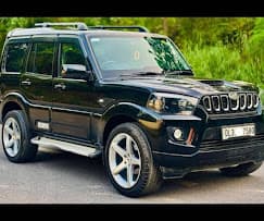 Mahindra self-drive car available on rent in sirsaganj