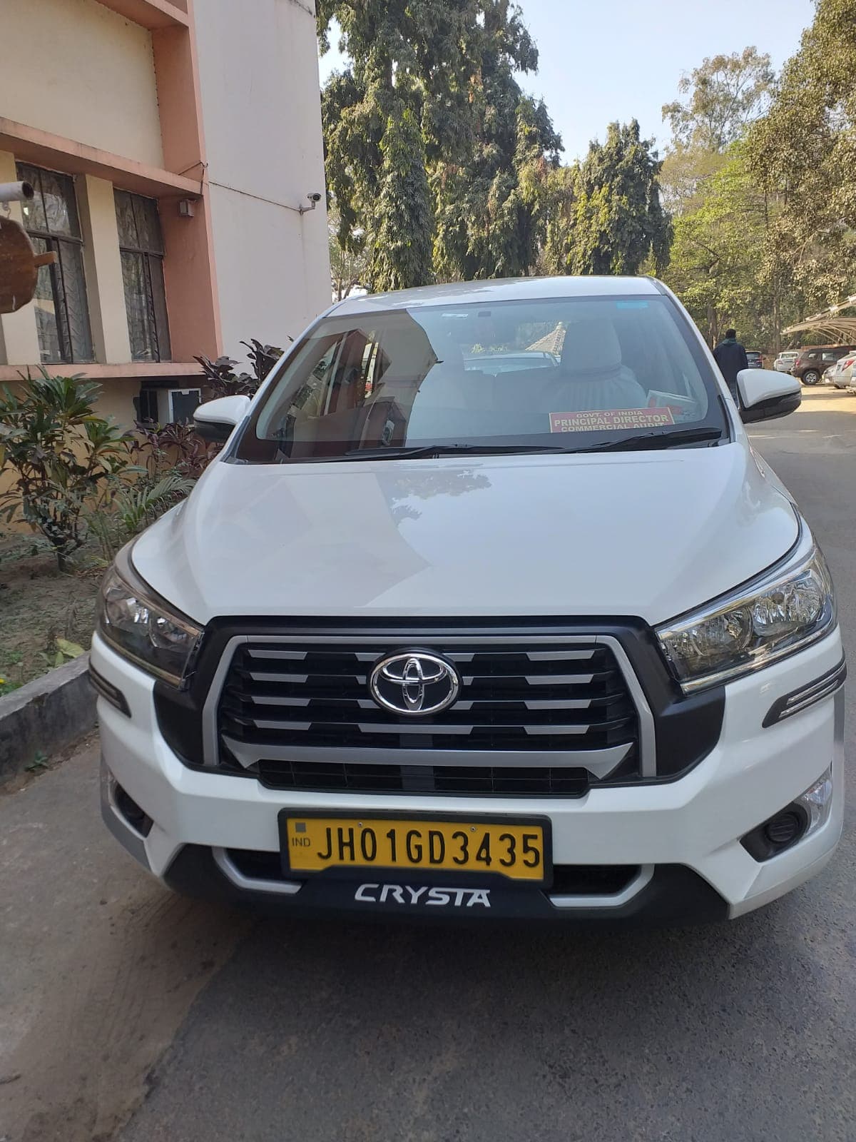 Toyota innova crysta available on rent in ranchi