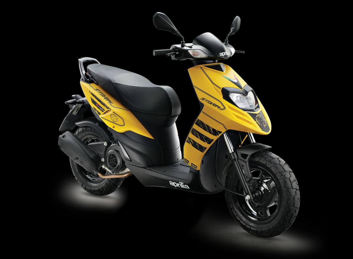 Aprilia storm 125 available on rent in kolkata